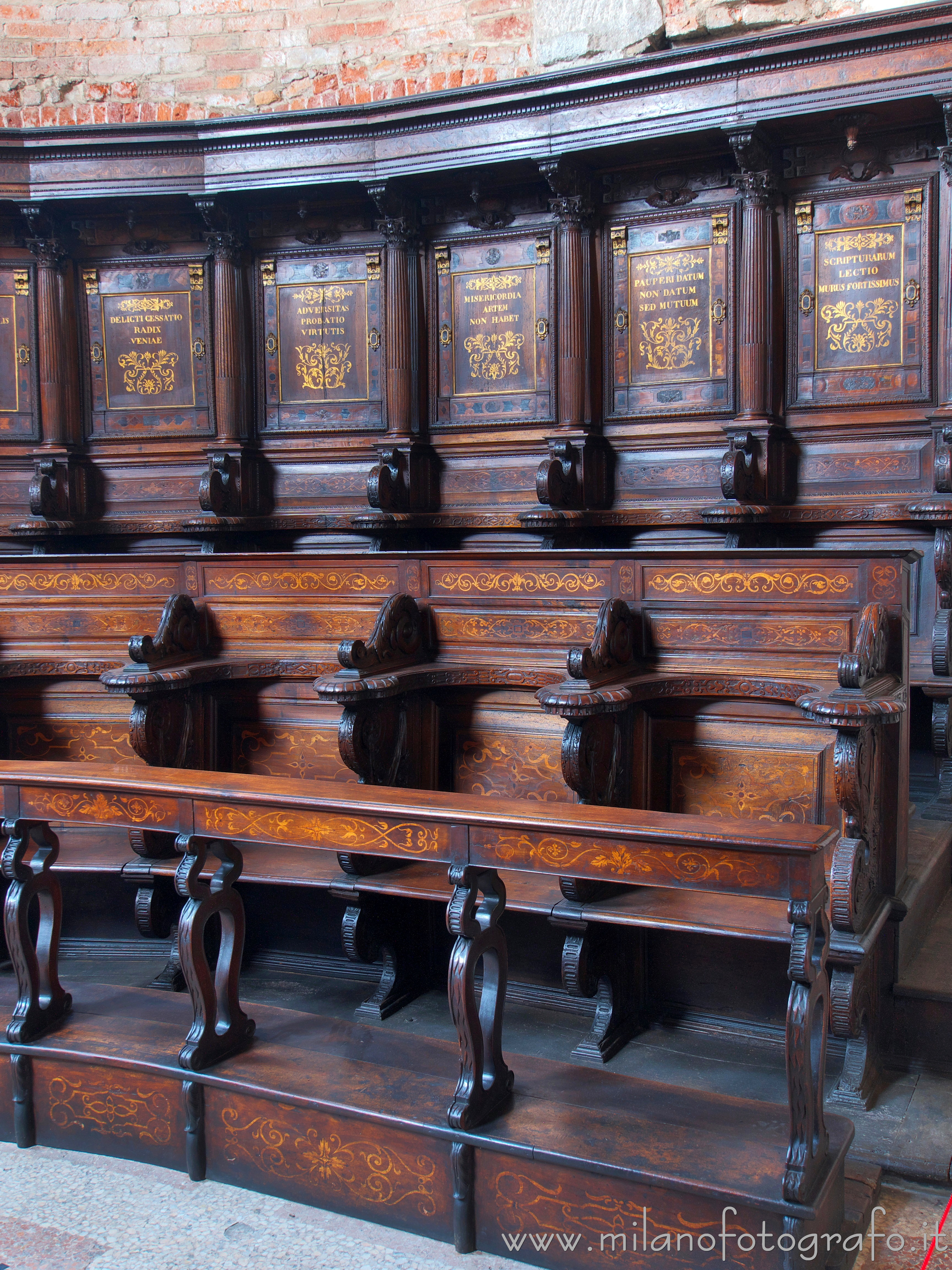 Milano - Alcuni stalli del coro della Basilica di San Simpliciano - Foto a piena risoluzione